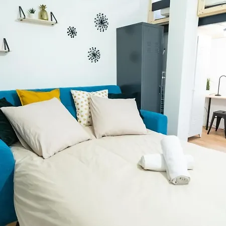 The Tanneurs - Charming 6-Person Apartment - Steps From Valmy Metro Lyon Exterior photo