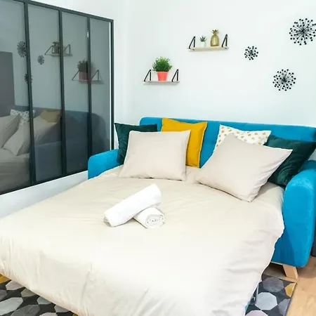 The Tanneurs - Charming 6-Person Apartment - Steps From Valmy Metro Lyon Exterior photo