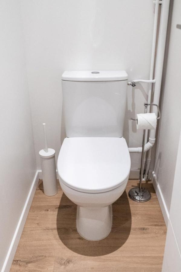 Apartment The Tanneurs - Charming 6-person - Steps From Valmy Metro